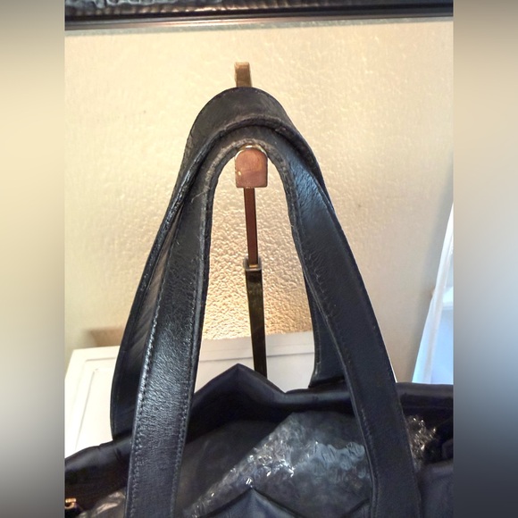 “Host Pick” CHANEL 🤩 Large Travel Line Tote MM Tote Bag Nylon Jacquard Leather - Picture 15 of 15